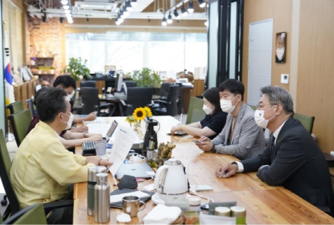 이석훈 경기도주식회사-이항진 여주시장 배달특급 활성화 방안 논의 간담회(2021년 7월 16일).jpg